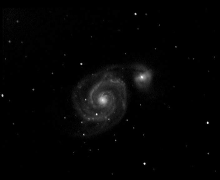 m51 M 51 'Galaxie des Chiens de Chasse' - Galaxie spirale - Chiens de Chasse - Mag.8,9 - Dim.12'x6'<br>
19/05/04 - Le Champ du Feu (67)<br>
N11 f/3.3 altaz + Watec 120N + VCE 15x10s<br> 
IRIS : opt3, rregister, add3<br>