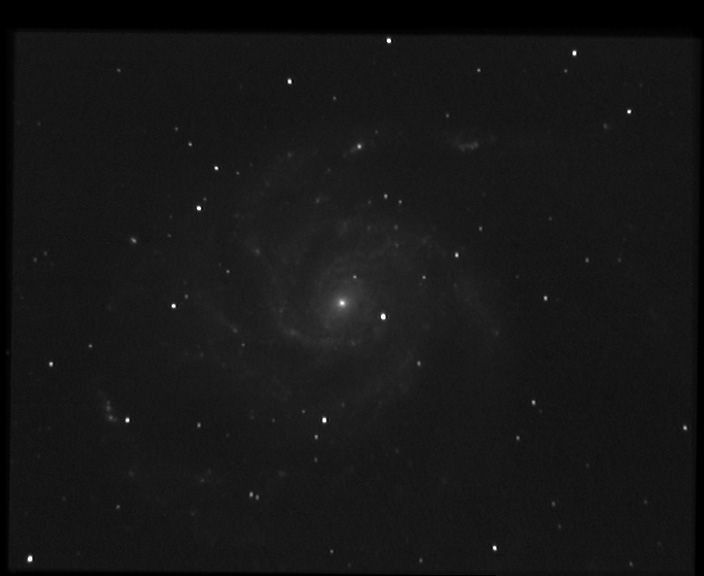 m101 M 101 - Galaxie spirale - Grande Ourse - Mag.8,2 - Diamètre 22'<br>
05/06/04 - St Michel Observatoire (04) - FWHM=7