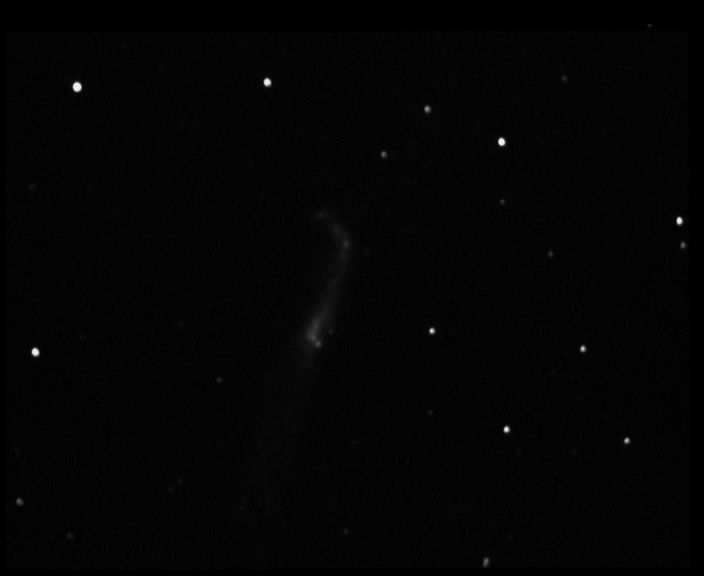 ngc4656 NGC 4656 - Galaxie irrégulière - Chiens de Chasse - Mag.10,7 - Dim.20'x2'<br>
05/06/04 - St Michel Observatoire (04) - FWHM=8