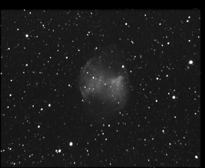 m27 M 27 'Dumbbell' - Nbuleuse plantaire - Petit Renard - Mag.7 - Dim.8'x4'<br>
08/06/04 - St Michel Observatoire (04) - FWHM=8