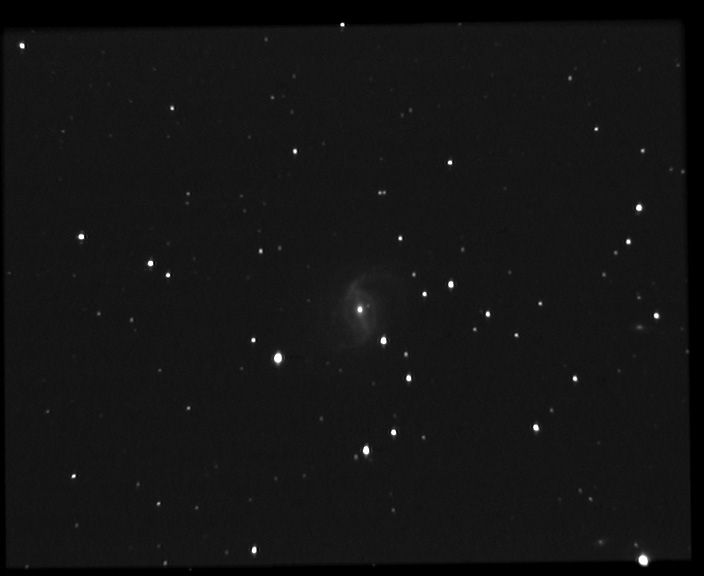 ngc5921 NGC 5921 - Galaxie spirale barrée - Serpent - Mag.10,8 - Dim.4,9'x4,2'<br>
08/06/04 - St Michel Observatoire (04) - FWHM=7