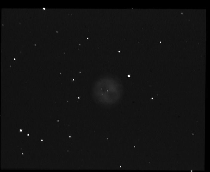 m97 M 97 'Nébuleuse du Hibou' - Nébuleuse planétaire - Grande Ourse - Mag.11,2 - Diamètre 3,2'<br>
10/06/04 - St Michel Observatoire (04) - FWHM=6